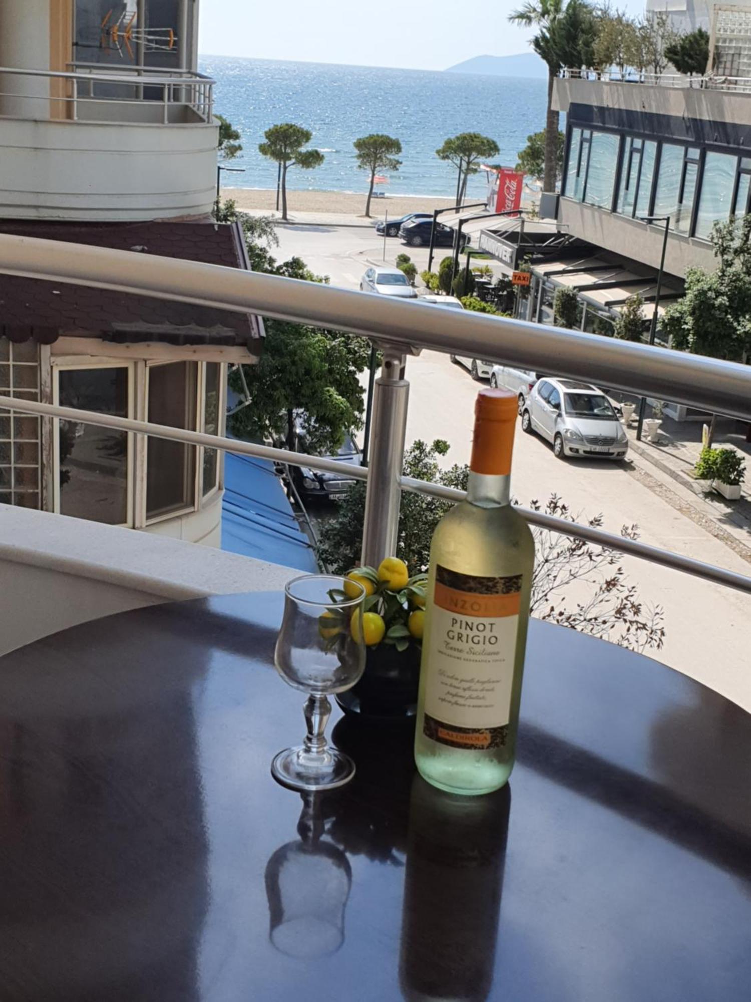Apartment Me Qera Lungomare Vlore Medem1 エクステリア 写真